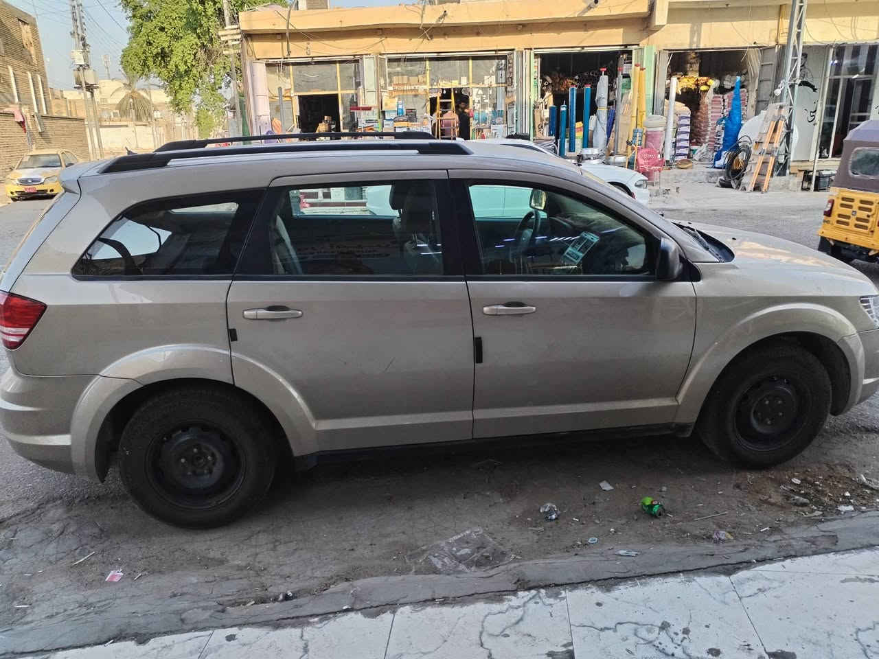 السلام عليكم من رخصة الادمن
جورني 2009 محرك 2400 جاهزة ماعدا  كومبريسر التبريد عطل
السعر 80 ورقه بي مجال قليل
الصور مرفقه مع السونار للاتصال
***********
