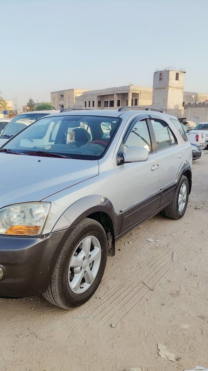سياره سورنتو موديل 2009 مكفوله كير مكينه تبريد الحمدلله والشكر مكفوله من ضربه وصبغ ربيه بس شبر راجع ع البارد بسمي والباقي كله كفاله.       *********** حياكم الله مكان بصره رقم بصره
