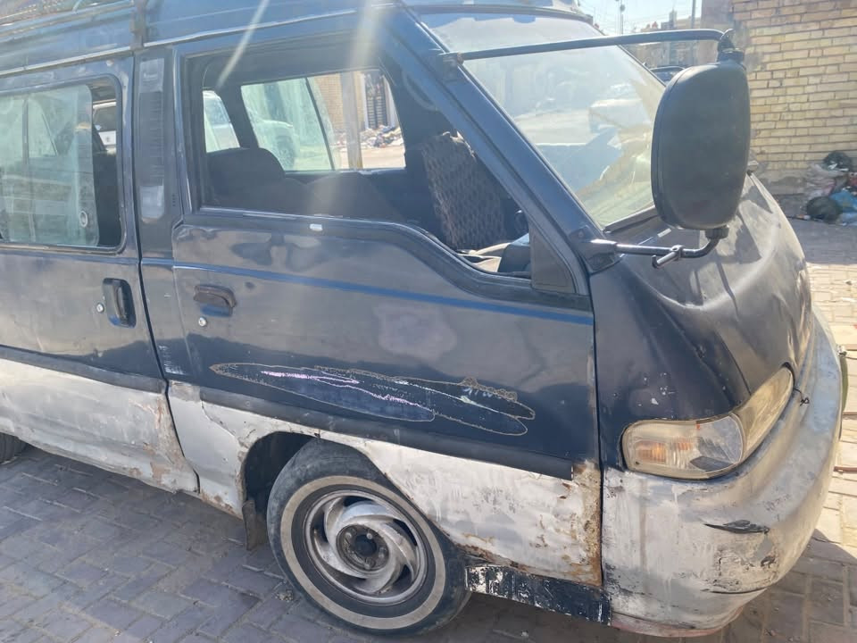 هونداي محرك بيه تبخير الثالث يفلت موديل ٩٤رقم مثنّى راعيها موجود رقم الماني السيارة موجوده البصره 5ميل السعر ١٣سنويه عاج / الاتصال ***********
