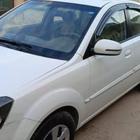 ٢٠١١ • أبيض • محرك ١.٤