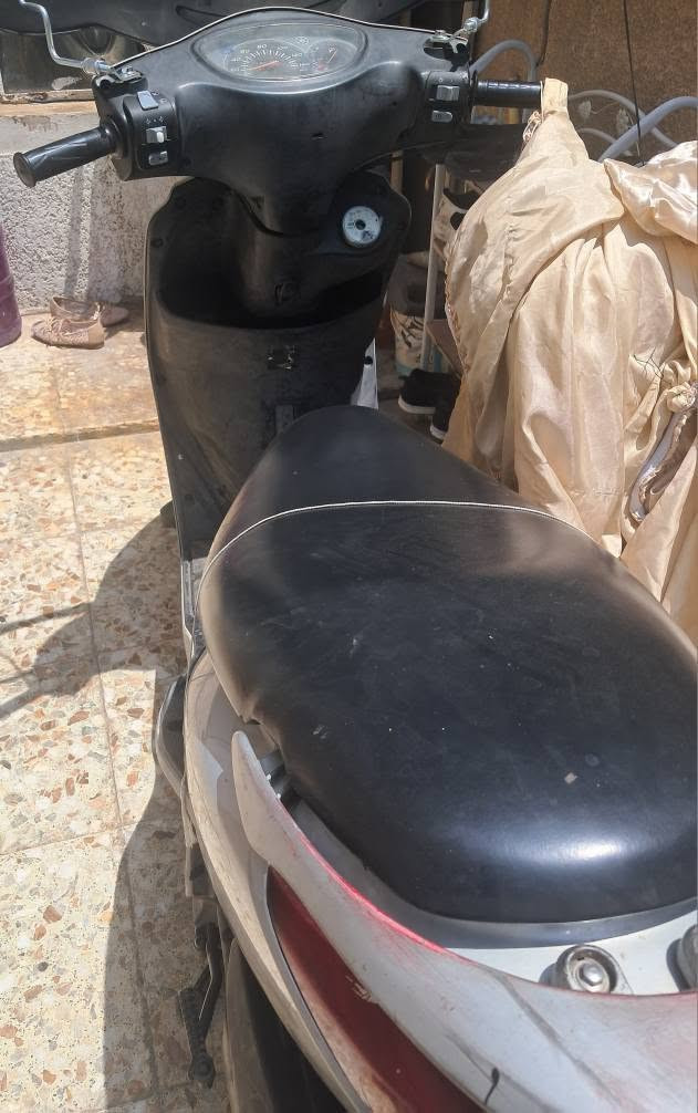 السلام عليكم شباب بريز للبيع زيرو ماشيه 75725 صارله  خمسه ايام نازله من الرمبة بعده بلملح وكله مختمه مكفوله من كلشي السعر مليون وربع بيه مجال مكاني بغداد الشعب  *********** فقط اتصا بغداد, العراق
