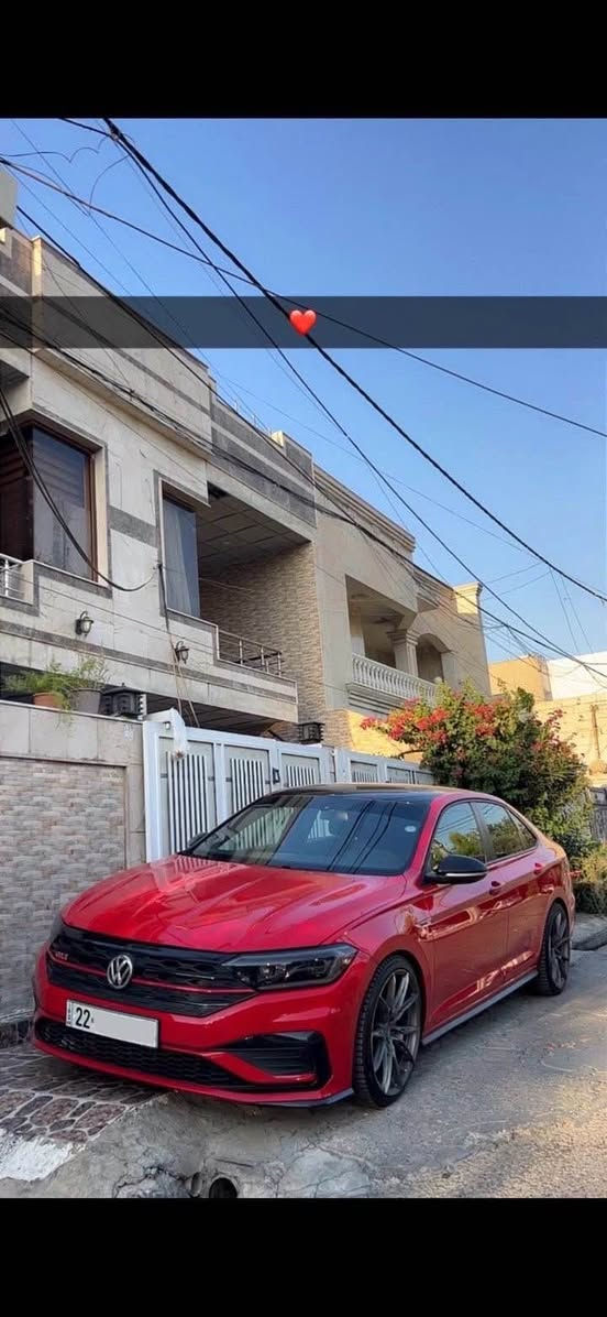 جيته gli S موديل ٢٠١٩ سياره كه دعمي جاملغ و بونيته بئ ژؤري ٢ پارجه بيلادي به ستراوته وه دكا بي سبوخه ٢ پارجي بيلاد گوراوه سياركه داون پايپ و به رمجه ي له سه ره ويل و تايي ماركي له سه ره حجم١٩ لفي سپؤرتي له سه ره دينار مسروفي ئه ر باگ به س شان و سوكانه دعمي بئ ژؤريه ژماره ي موبايل *********** أربيل, العراق
