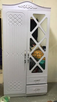 غرفه جديده كنتور بابين وميز تواليت وجربايه نفر مستعمله شهر واحد بس ب ١...