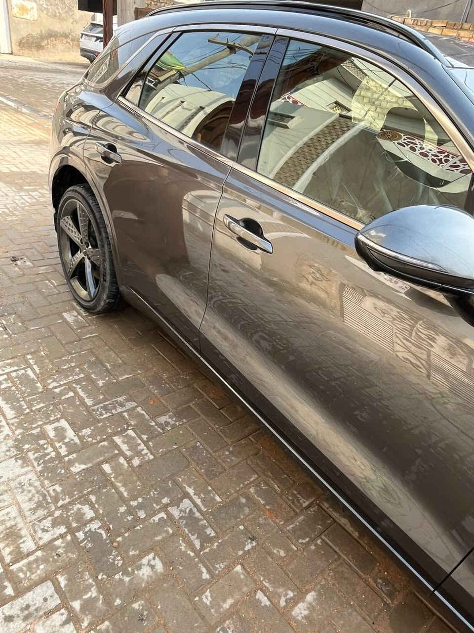 🚨 وينه اليدور الفخامة؟ GV70 2024 سبورت برستيج فول وبسعر البلاش 🔥 

1.جنيسيس gv70 موديل 24 
2.سبورت برستيج 
3.مسجلة شهداء قادسية بعدلهة 15 شهر وتصير حرة 
4.فول مواصفات 
5.بيه صبغ بالبنيد وبار جوملغ جهة السائق ومبدل دعامية ولايت اصليات 
6.ماشية 49 الف كم 
السعر واتساب او اتصال *********** 
غير متواجد على الفيس

نص مكتوب في الصور:
- 30/33
- 17/33
- 19/33
