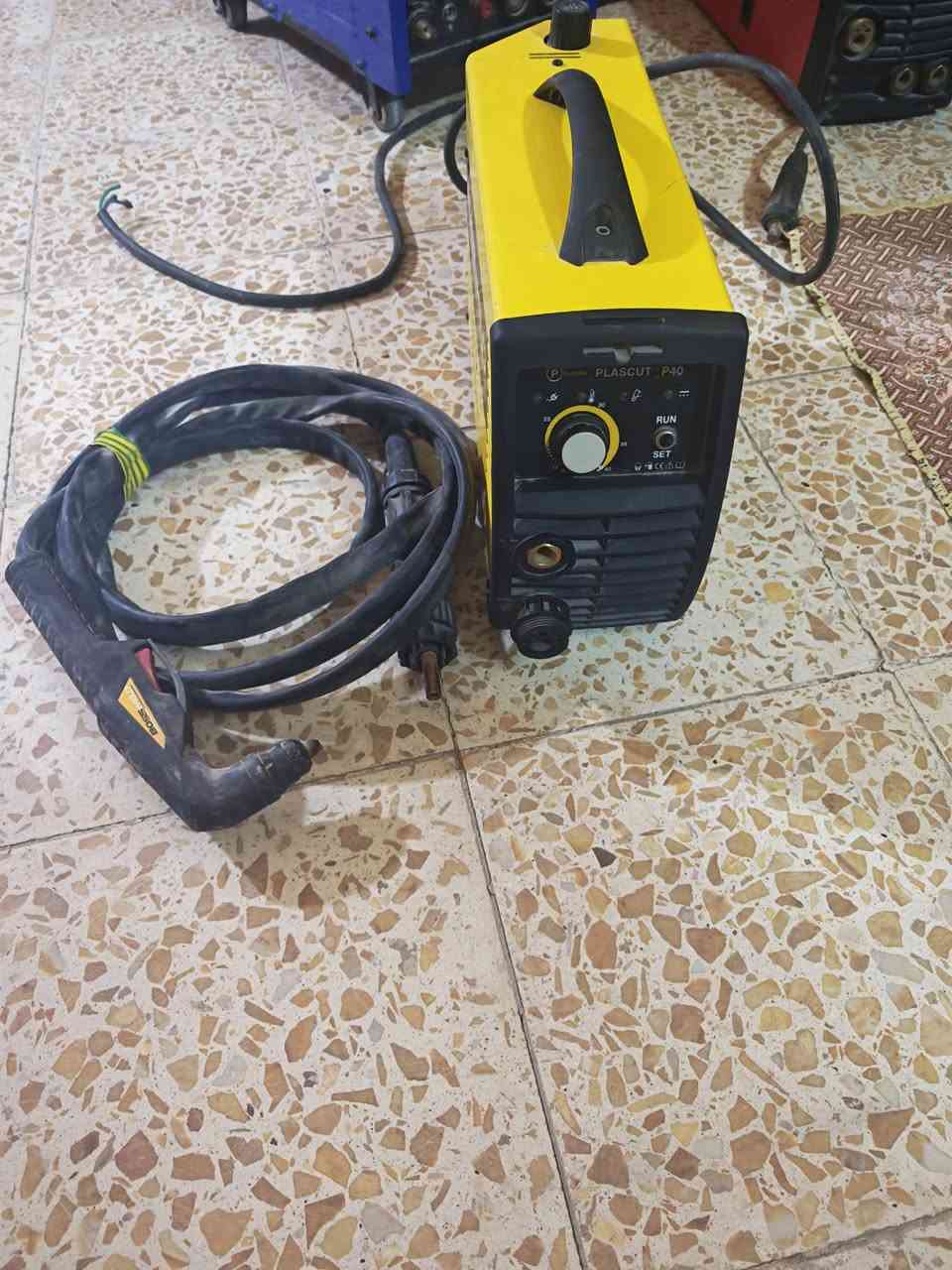 السلام عليكم
للبيع مكائن لحام وبلازمات قطع 

بلازما+لحام  100 امبير مع كمبريسر داخلي تعمل سنكل وثري 

بلازما 40 استرالي اصلي 

ماكنة لحام 315 تك ولحام أصلي 

ماكنة لحام 405 ثري أصلي 

ماكنة لحام سمارت 400 

ماكنة لحام ميك اولدن 180 امبير 

البصرة الزبير 

***********
