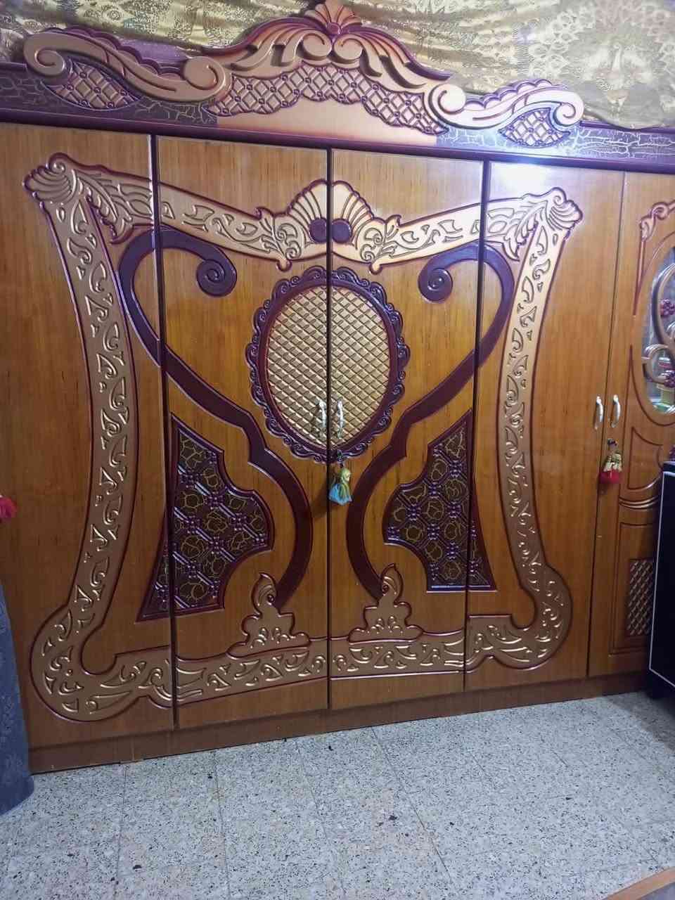 سلام عليكم عندي غرفه اخشاب كلش حلوه ونظيفه للبيع للتواصل ع الرقم *********** او مراسلة ع الخاص
