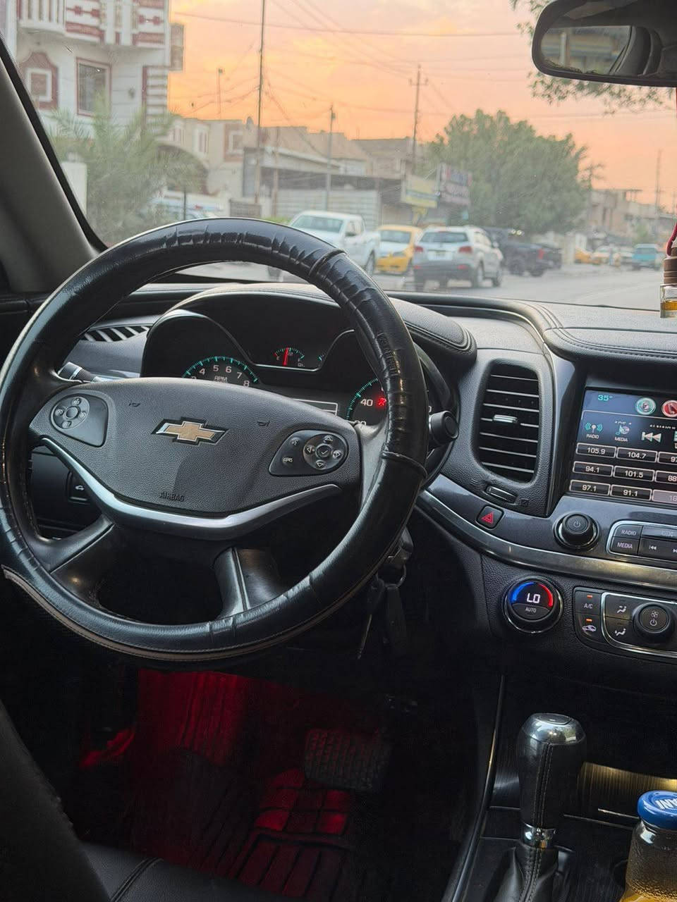 السلام عليكم
 انباله موديل 2017محرك 2500 للبيع موصفات LT حادث  دعاميات فقط  وباب كلير من امريكا يعني قطعه وحده السياره  سياره جاهزه ما بيهه اي نقص مكينه كير تبريد تخم تاير خير من الله.  السعر 98 وبيهه مجال   غرفه وكشنات جديده. للشارع كبل. للتفاصيل. ***********
مكاني الدوره
