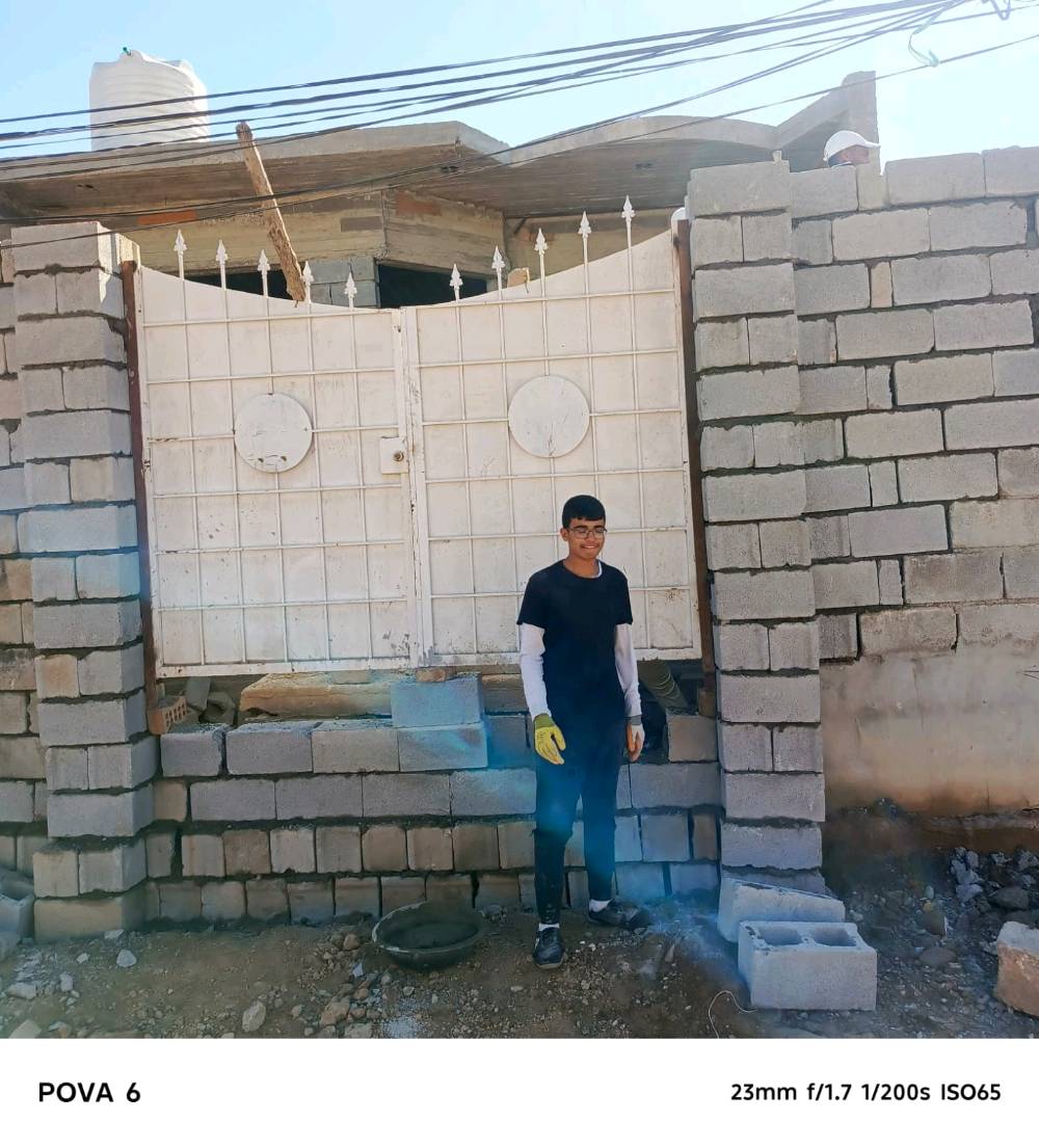 هيكل للبيع
المساحه 150 متر مربع
گاطون الرازي
شنو وضع الطابو/السند بالضبط؟ زراعي لو عقاري، وبيه أي تعارض أو حجوزات لو لا؟: 
طابو سند
الهيكل بأي مرحلة هسه؟ يعني شكد مكمل من البناء، وبي نواقص أو شغل باقي مثل اللياسه، السقف، الكهرباء، الصحي؟: 
أساس كونكرين
شغل درجه أولا كل الشغل
شنو موقعه بالضبط داخل گاطون الرازي؟ قريب شنو معلم أو شارع، وكم متر عن الشارع الرئيسي؟: 
مقابل حديقه
الهندسة شكد توزيعها؟ يعني شكد غرفة/صالة/مطبخ/حمامات مخططلهن؟: 
غرفه
صاله
مطبخ
استقبال
صحيات
السعر شكد، وهل بيه مجال للتفاوض أو تسهيل بالدفع؟: 
أكو مجال