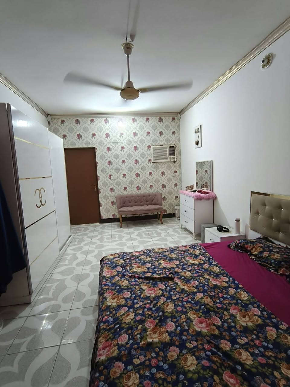 بيت طابو صرف للبيع بالنقد فقط
الحلة – حي المهندسين الأولى
واجهة 5م × نزال 20م
بناء حديث – شارع 10م – خدمات كاملة ومجاري
الطابق الأرضي: مطبخ حار وبارد، صالة، كَلْدور، حمام وصحيات داخلية وخارجية
الطابق الثاني: غرفتين، بيتونة وصحيات
مجاور مدرسة ابتدائية ومتوسطة وإعدادية وقريب من المركز الصحي
السعر 128 مليون وقابل للتفاوض البسيط
للاستفسار: ***********
