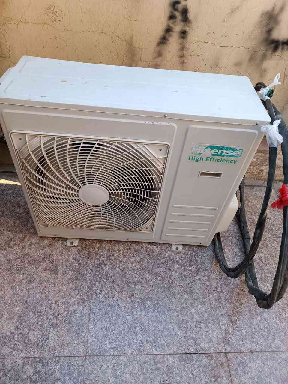 السلام عليكم للبيع سبلت كنتوري هايسنس 3طن،  غراض كامله بواري، اسلاك،  ريمونت

نوع الغاز R22

السعر 600

☎️***********
