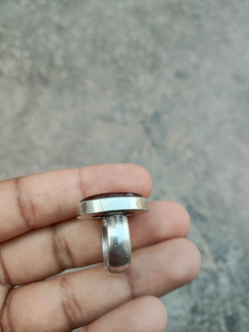 السلام عليكم 
محبس عقيق يماني منقوش 
صياغه يدويه ثقيل للبيع
السعر خاص او اتصال عله الرقم
***********
