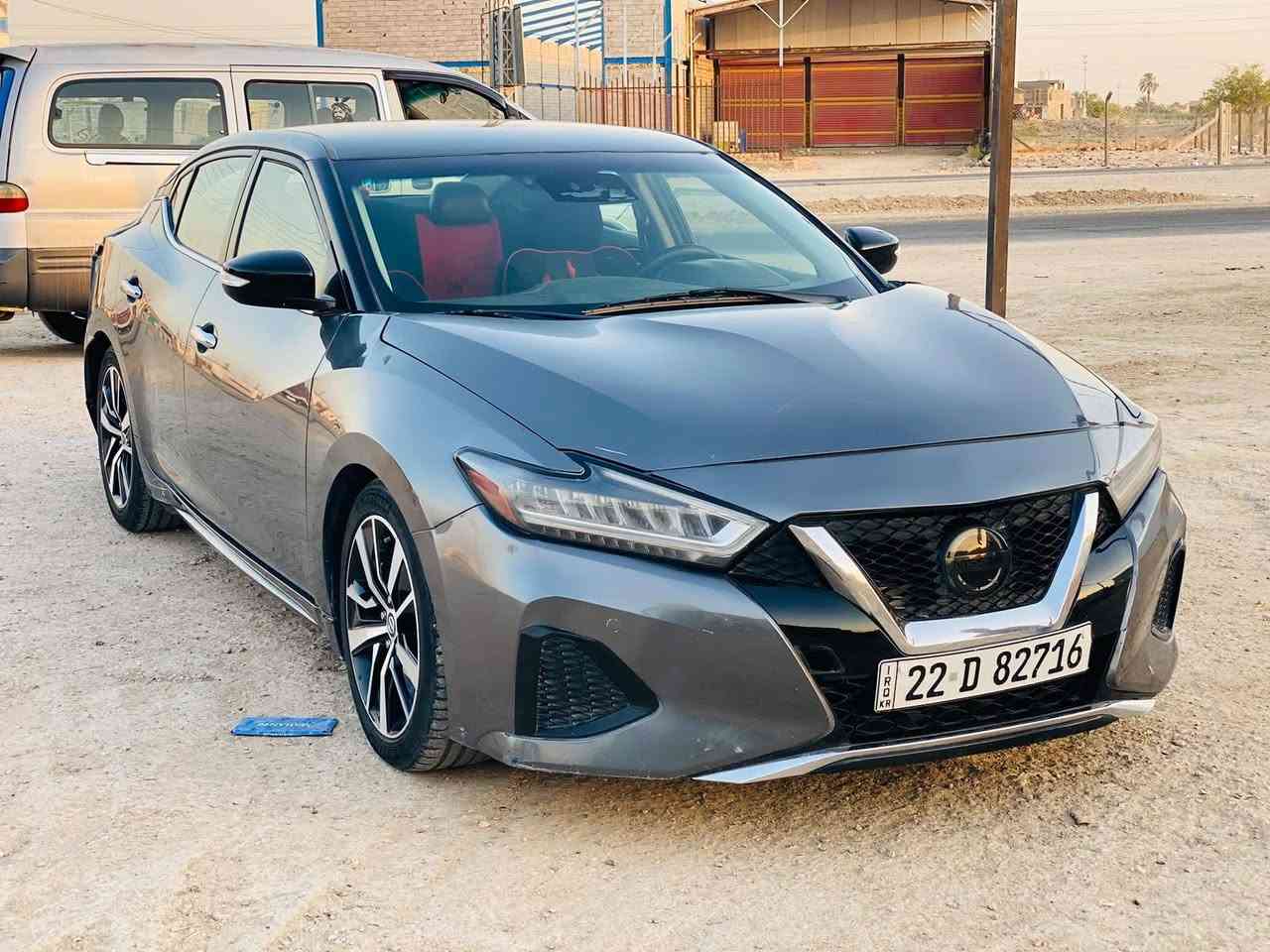 السلام عليكم نيسان مكسيما 2021 sv
مواصفات الsv معروفه 
- تدفئه كشن 
- ⁠كشن كهربائي 
- ⁠مكينه ٣٥٠٠ v6 
- ⁠شاشه كبيره تدعم car play 
- ⁠نقطه عمياء 
- ⁠كاميره ٣٦٠ دوار 
- ⁠قطعتين تبريد 
- ⁠تحكم ستيرن 
- ⁠مرايات تعتيم 
سياره كامله من كلشي تبريد ثلج 
مكينه وكير بلادي 
السياره عليها ادامه للمكينه وغرف الاحتراق كلشي بيها كامل
مكانها ديوانيه 
*********** للبيع أو مراوس
