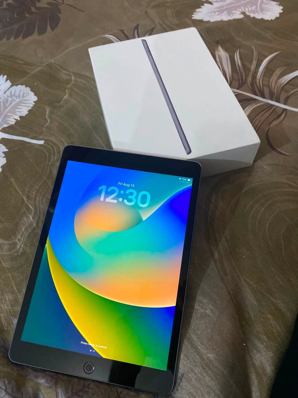 السلام عليكم ورحمة الله 

للبيع:

ايباد 9
ذاكرة 64
بطاريته كلش زينه
ما مفتوح وكلشي شغال من Touch ID وكلشي
الايباد نضيف مستخدم دراسة وشويه العاب
متواجد ب المحاويل 

السعر 250 والي يريده يراسلني خاص ونتفاهم

***********  
واتس ع الرقم .
