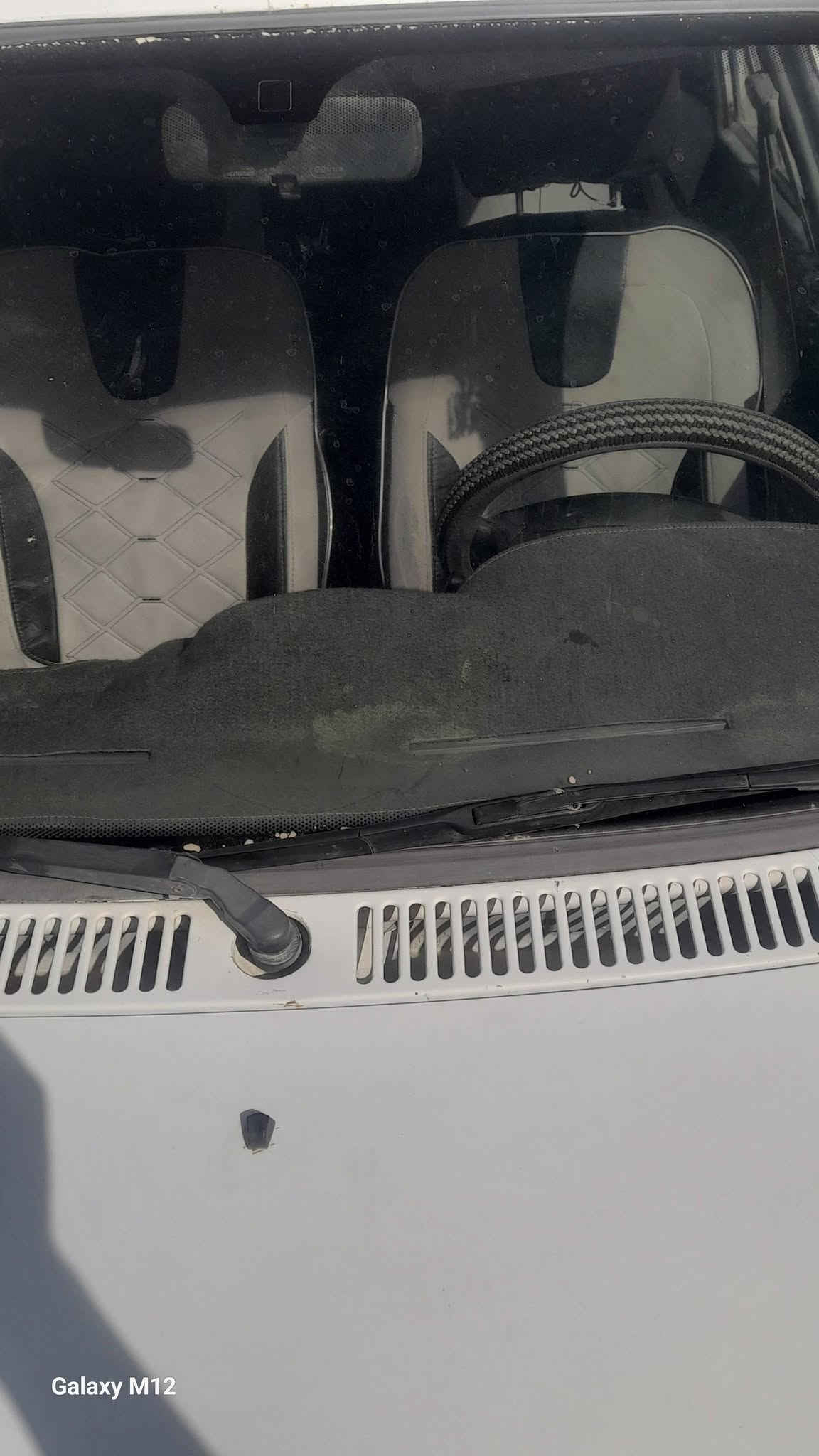 السلام عليكم  عندي سايبه للبيع مديل 15 جاهزه سياره تبريد حداديه سنتر لوك بيها سويجين مالكه نجف بيها جاملغ وبنيد تعديل مكان سياره نجف سعر 35 سياره نضيفه ميحتاج ذب عليها  لتواصل *********** بي بس واتساب

نص مكتوب في الصور:
- Galaxy M12