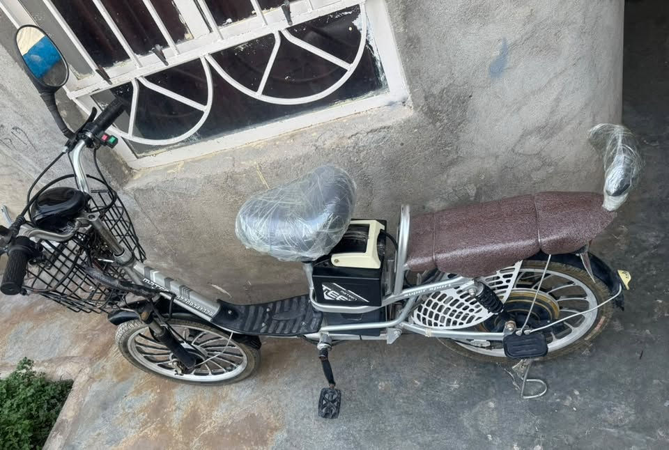پاسكیلی شەحن وپایدان حەجم ٢٠  ئەسڵی ئیستا لە بازاڕ لەو جۆرە باشە نەماوە بە شەرتی بێ عەیبی وئیشكردن وبێ كێشە دوو سووچی شەریكەی لە گەڵە هەموو نمرەكانی ئیش دەكات بۆ فرۆشتن

ناونیشان/ كەلار

ژ -م / ***********
