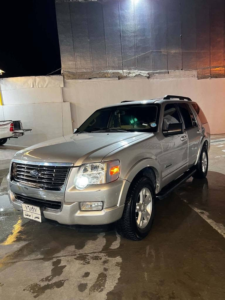 🚘 فۆرد ئێکسپلۆرەر (Ford Explorer) ٢٠٠٨ - زۆر خاوێن 🚘
سڵاو هاوڕێیان، سەیارەیەکی خێزانی و توندوتۆڵ بۆ فرۆشتن:
 مۆدێل: 2008
 ڕەنگی ناوەوە: زەرد (کریمى) زۆر خاوێن و بێ عەیب
 تەقە و ڕەقە: بەشەرتی توندوتۆڵی، هیچ مەسروفێکی تێدا نییە و ئامادەیە بۆ لێخوڕین.
 لێدراوی نییە (بێ لێدران).
 تەنها چەند جێگەیەکی زۆر بچووکی بۆیاخە لەسەر ساردی و جوانی، بێ ئەوەی زەبری بەرکەوتنی هەبێت.
تێبینی: سەیارەکە زۆر بە پاكی ڕاگیراوە و گونجاوە بۆ ناو شار و سەفەری دوور.
 شوێن: ڕانیە
 نرخ: [٦٦ گەڵاو مامەڵە]
📞 بۆ پەیوەندی و زانیاری زیاتر: ***********] رانية, السليمانية
