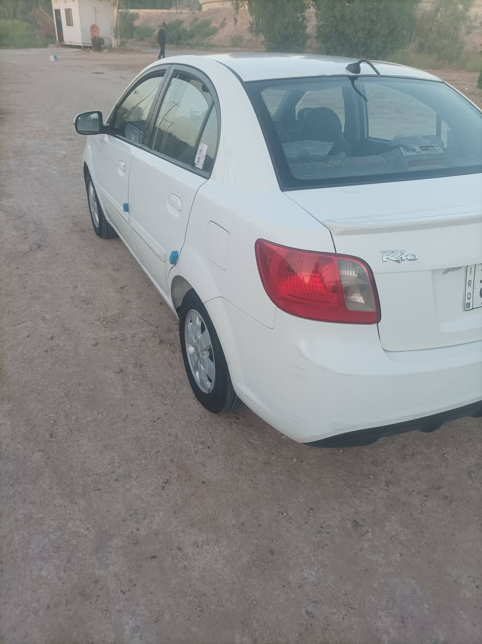 السلام عليكم 
كيا ريو موديل11 خليجي محرك 1600 رسمي رقم بغداد  بسمي سنويه ل 29 بيها صبغ قليل 
السعر 90وبي مجال 
***********
