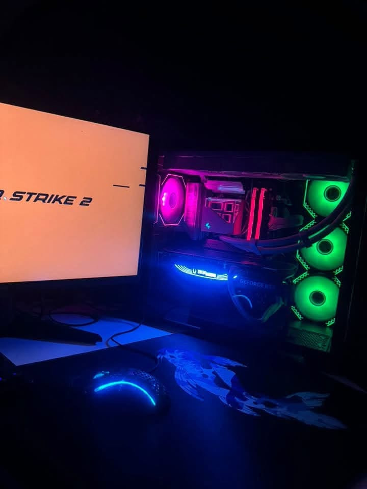 السلام عليكم شباب تجميعة مستخدمة
عنواني البصرة ***********

CPU: RYZEN 7 7800X3D AMD
GPU: RTX 4070 Ti SUPER ZOTAC GAMING 3FAN BLACK EDITION 16GB
MOTHERBOARD: X670 ASUS PRIME SERIES DDR5
RAM: 2*16 32GB T.FORCE 6000HZ CL30 DDR5 BALCK
WATER COOLER: DEEPCOOL 360MM WHIT EDITION 
HARD: NMVE M.2 1T SAMSUNG 990PRO GEN 4 7450MB/S
POWER SUPPLY: 1000W THIRMLRIGHT WHITE EDITION PECL 5 80PLUS GOLD
CASE: BLACK +4FAN
