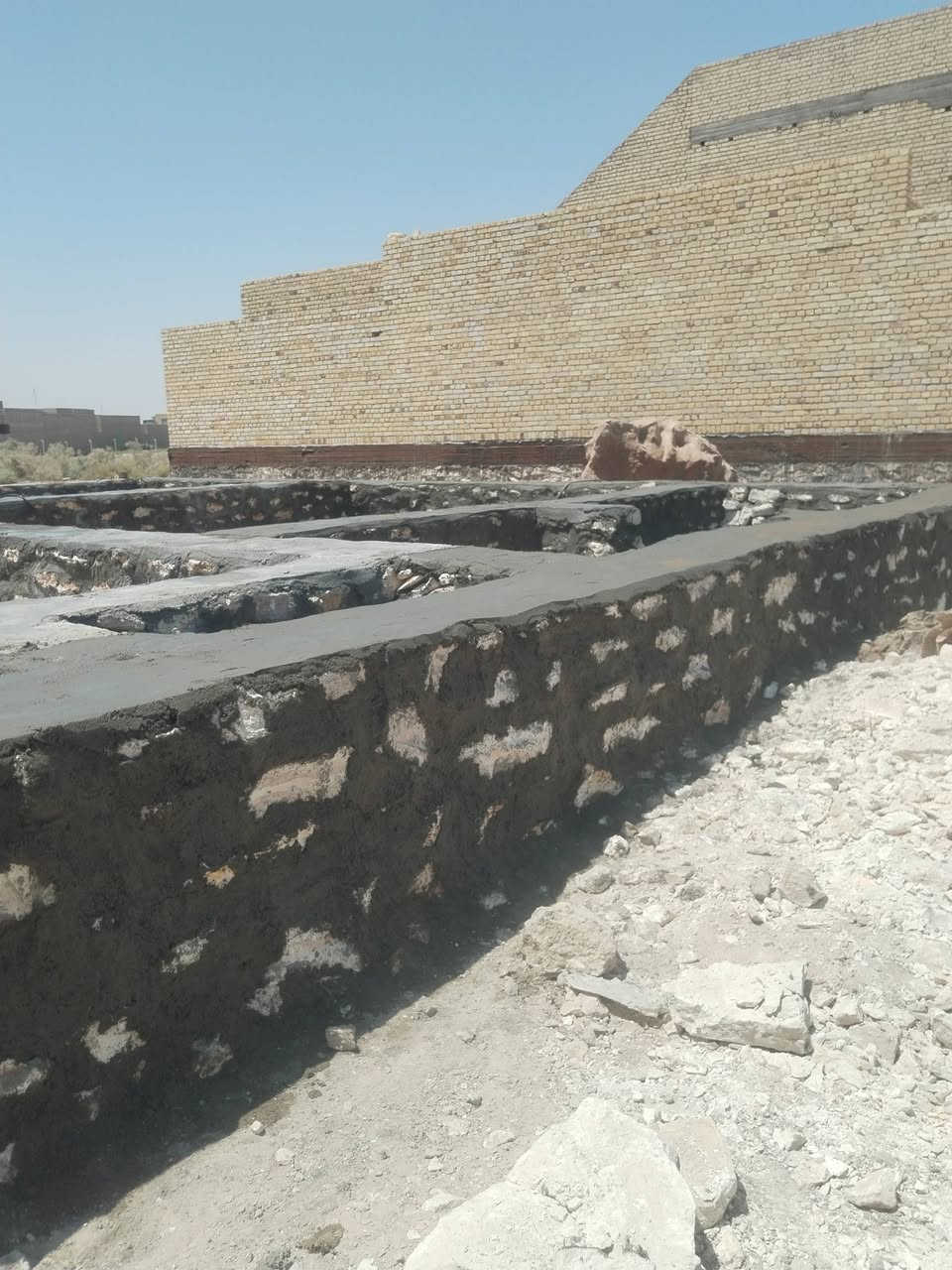شغل حسب الطلب اخوكم ابو عباس البناء ال مري مكطوعة او يوميه او كرسته وعمل تسقيط خرائط وتكحيل جهتين الاتصال على الرقم {***********}
