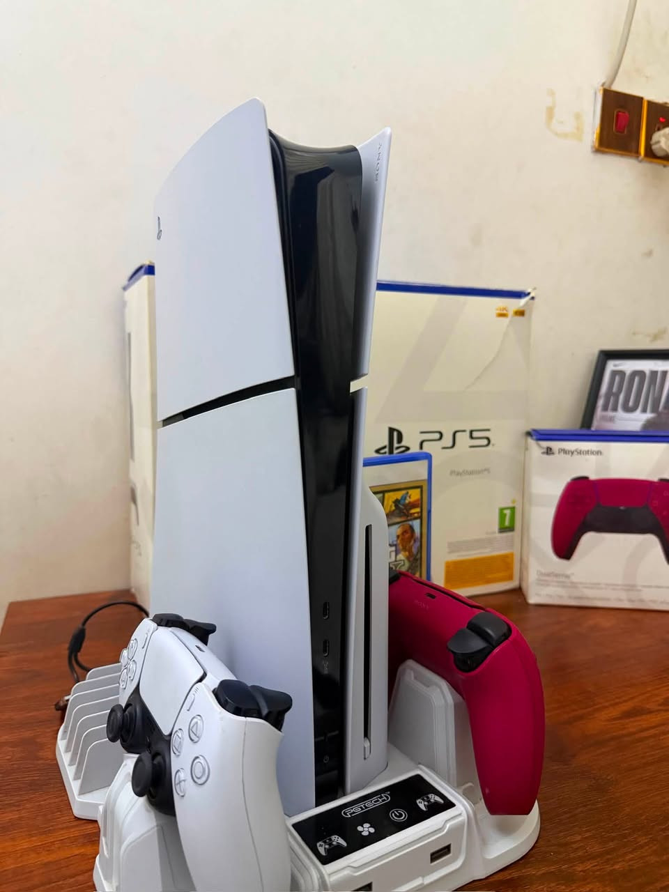 سلام عليكم 5 سلم  اوربي نضيف كلش كامل ملحقات ويا + يده اضافيه لون ماروني + gta
سعر 750 قفل 
مكاني بغداد 
الرقم : ***********
