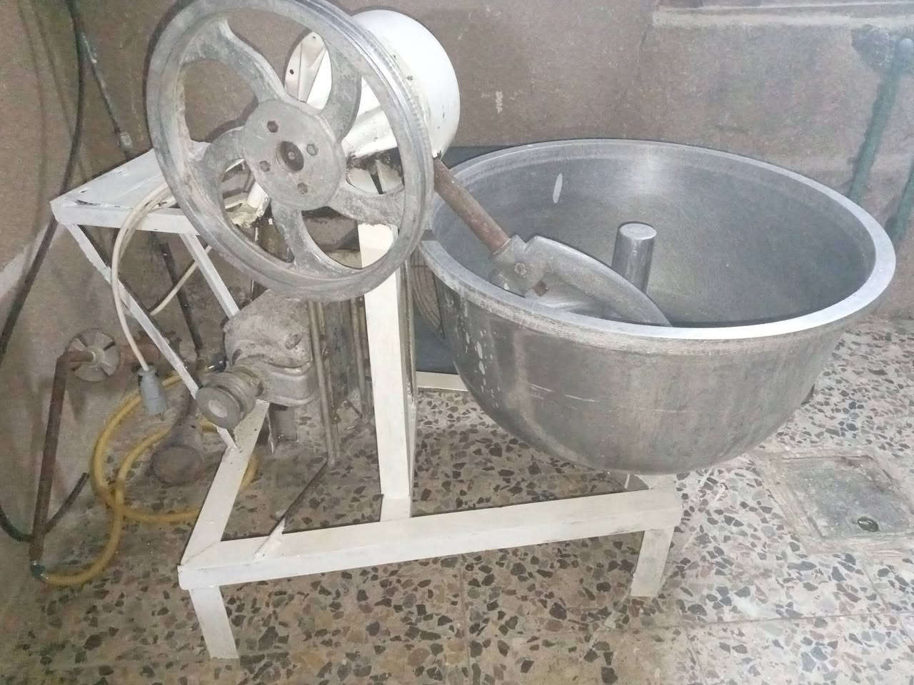 مكينة خياطة • عجانه • سحابات
