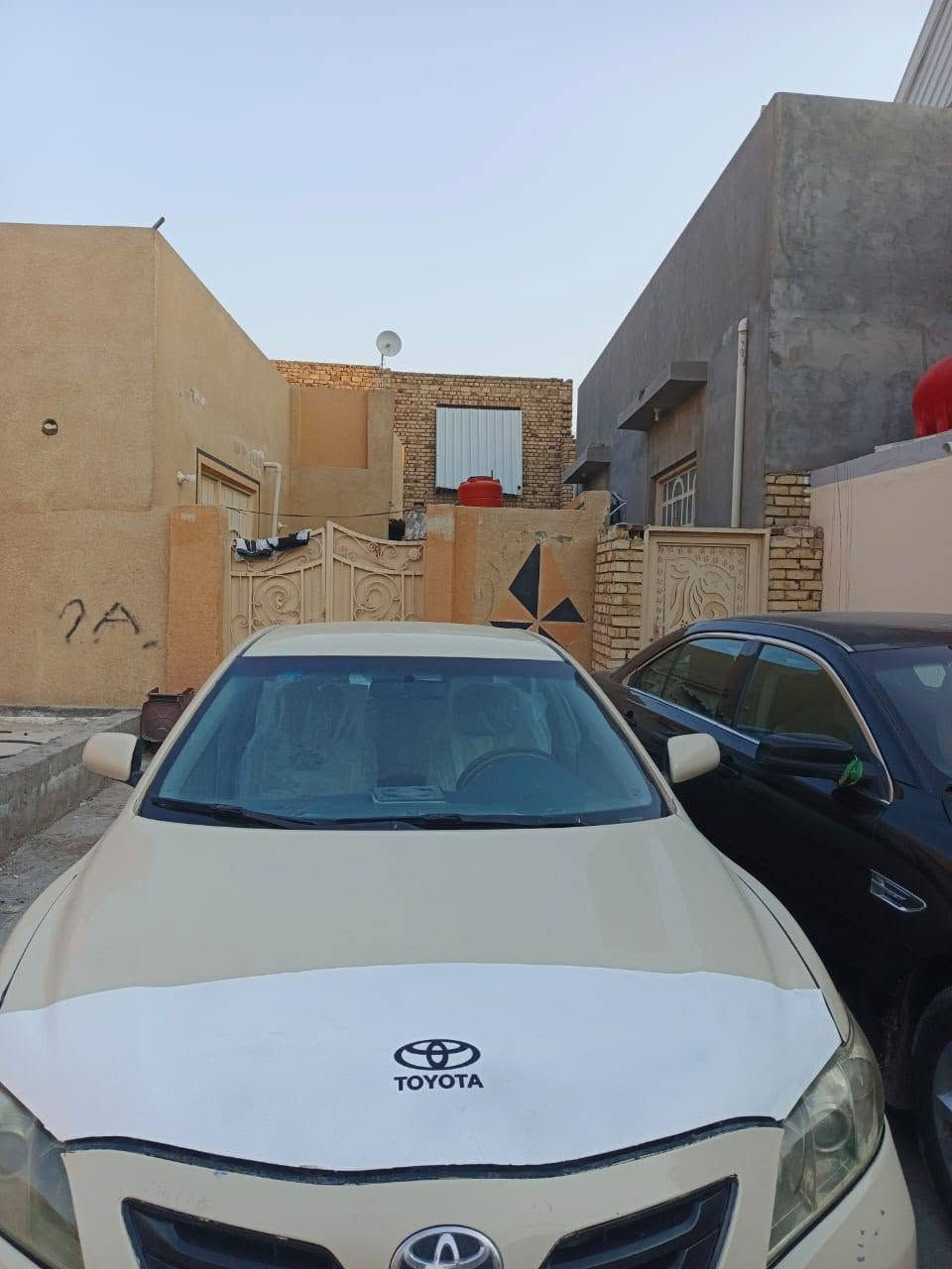 كامري سبعه للبيع تكسي دبي مصبوغه عام للبيع رقم بغداد ضررها الجاملغ الخلفي فقط السعر ٧٠ ورقه ومجال موجود ت ***********. علما هي الآن خصوصي بغداد
