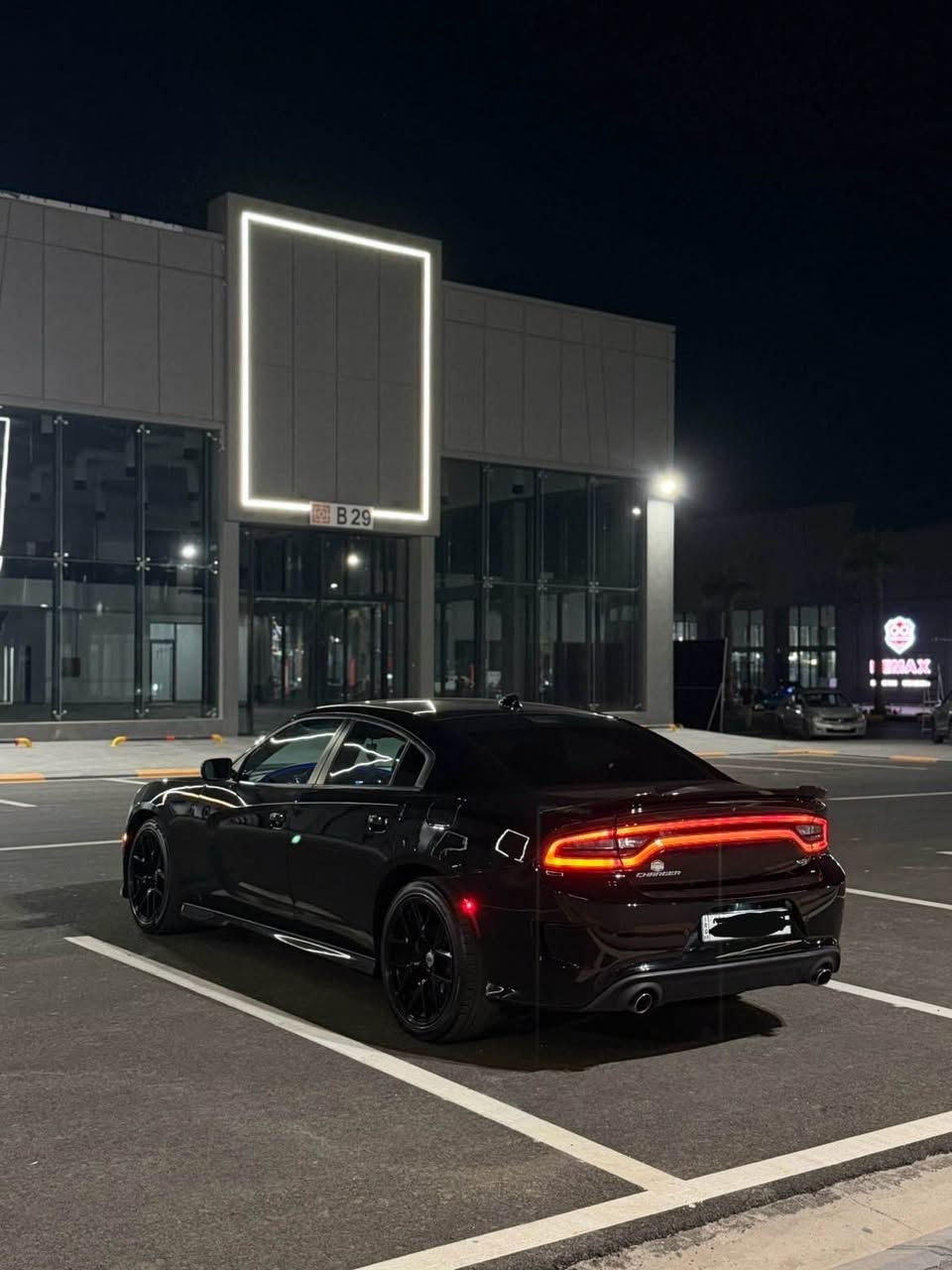 سيارة دودج تشارجر GT 2019 للبيع بأسعار مناسبة حبيت أشارككم هالسيارة الرهيبة! دودج تشارجر GT 2019 لون أسود، عداد 120 ألف ميل، أمريكي، فيها 3 قطع صبغ، ومحرك 6 سلندر 3600، وكراسي كهربائية ومريحة، مع شاشة أمامية لمسية 11 إنش، ونظام ملاحة، وكاميرا خلفية، ونظام تشغيل عن بعد، واستيرن كامل، وناقل حركة 8 سرعات، والكثير من الميزات الرائعة. السعر مناسب جدا، وإذا حابب تستفسر أو تشوف السيارة، اتصال أو واتساب ***********. موجودة بأربيل أربيل, العراق
