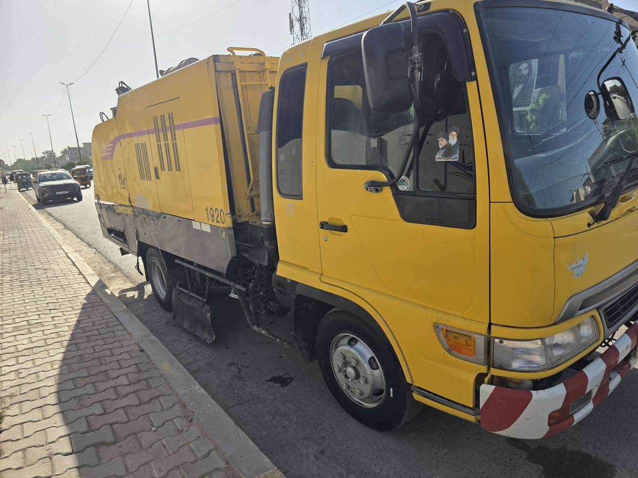 اقرأ التفاصيل قبل كلشي 🤝
🚛 للبيع: سيارة كنس شوارع هينو (HINO) موديل 2018 - بحالة ممتازة تصعيد وليس شفط 

✅️ ستة اسلندر 

✅️ محركين( محرك امامي ومحرك خلفي ) 

✅️ فرج كنس من الجانبين 

✅️ فرجة خلفية جديدة التصعيد 

✅️ خزان مي 

✅️ رقم ألماني( بغداد ) 

الهاتف 📱( *********** )
