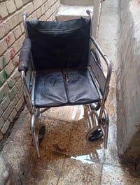 عربة معاقين • بيها مجال