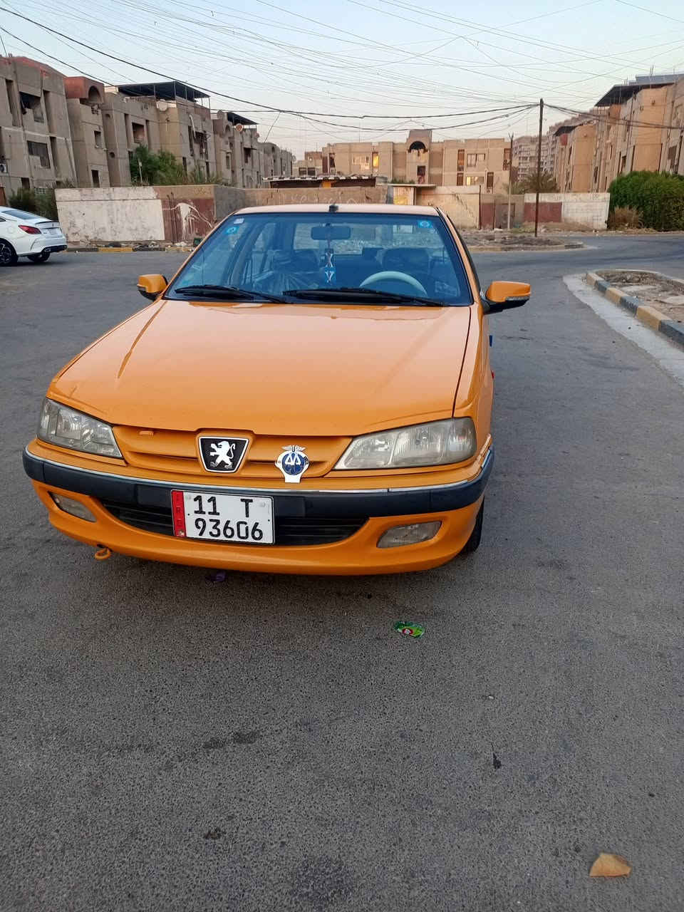 سلام. عليكم بيجو بارص مديل 2017 مكفوله كفاله عامه تبريد ثلج تخم تاير جديد سياره خير من الله حته ما طالع بيها  يعني مال بيت  السياره سعرها 52مكان بغداد ***********
