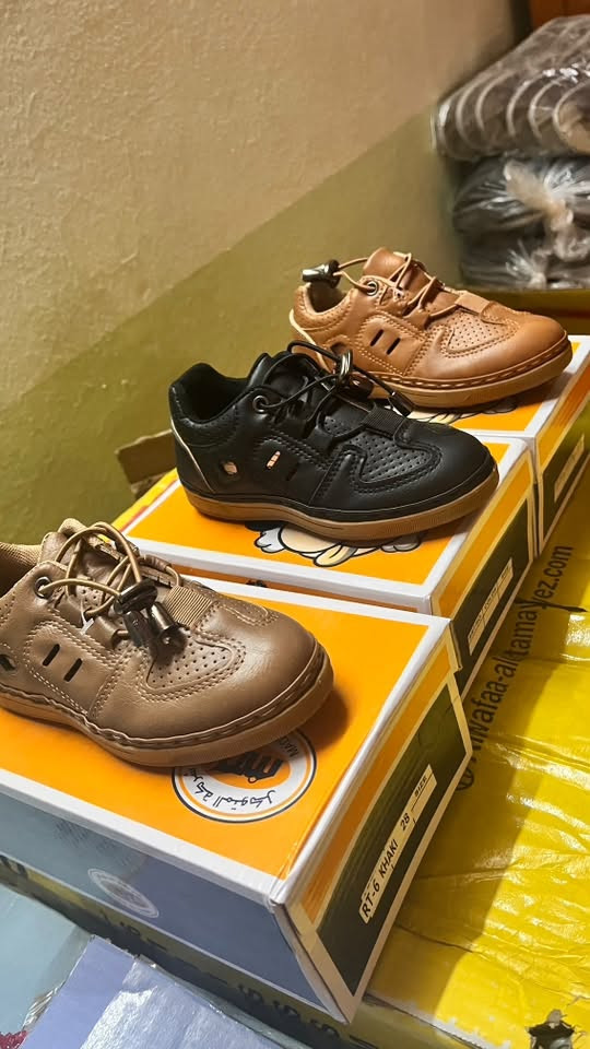 متوفر احذيه اطفال نوعيه متمازه خياط داخل خارج  وسعر مناسب  العطقه تطلع ب 3500 جدا الكميه 10 كارتون    للتواصل ***********

