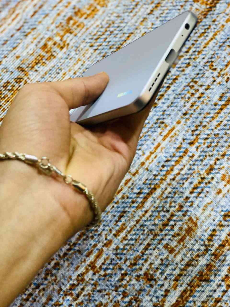 سلام عليكم 
جهاز من شركه انفنكس سمارت 10 جهاز اقتصادي ويخبل
جهاز مستعمل ولكنه نضيف بي فطر بشاشه بس ما مآثر عليها من ناحيه الكامره واللمس فقط مكفول من الكل النواحي يجي دبل سيمكارت ويا الرام مل الصور سعر الجهاز150وبي مجال للاستفسار اكثر *********** مكاني بغداد الشعله

نص مكتوب في الصور:
- التخزين ٢٧,٨٩ غ.ب / ١٢٨ غ.ب اسم الجهاز Infinix SMART Series الطراز Infinix X6725 وحدة المعالجة المركزية UMS9230E (T7250) RAM 4.00 GB+2.00 GB الكاميرا الخلفية 8M الكاميرا الأمامية 8M البطارية 5000mAh الشاشة 720x1600