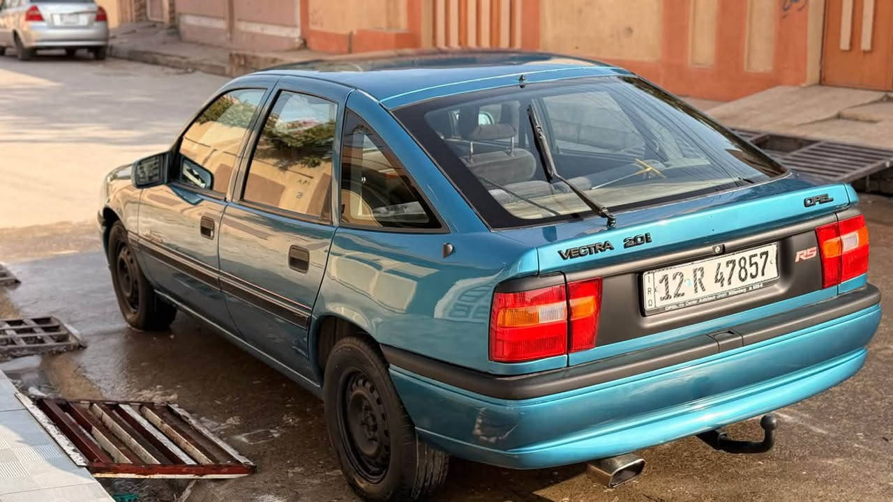 السلام عليكم للبيع
اوبل فكترا موديل 1993 
رقم نينوى انكليزي باسمي 
كابون بانزين ماستر 
محرك 20 
كير عادي 
محرك وكير شرط 
السيارة بدون ضرر 
بيها سقف وجاملغات خلفي صبغ جمالية فقط 
السعرررر 38 وبيها مجال 
للاستفسار *********** يوجد واتساب
