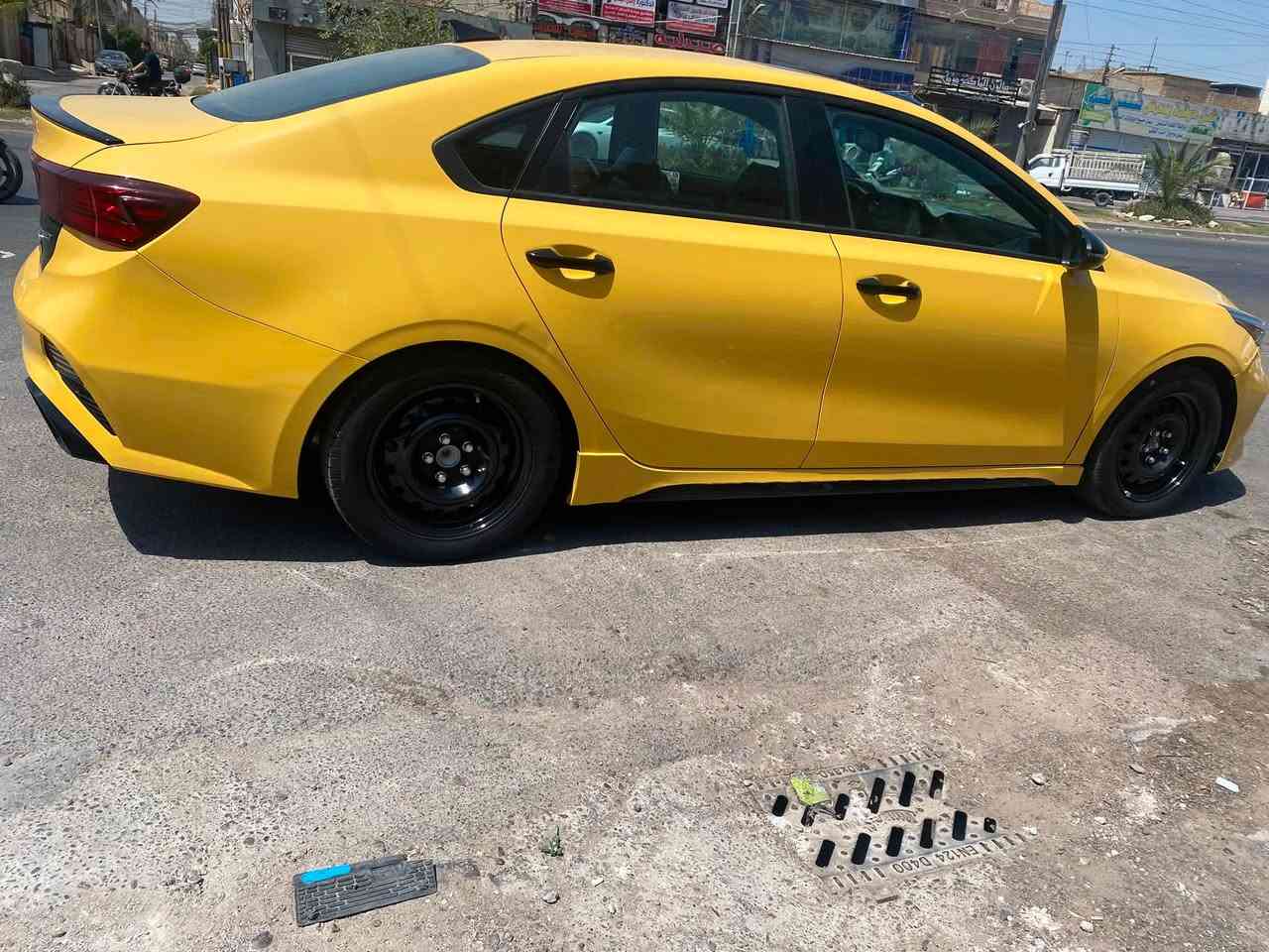 السلام عليكم كيا فورتي موديل 23 فول مواصفات حادث چملغ وبنيد بسمي ماشيه 86سياره على وضع الشركة جاهزه من كلشي العنوان بغداد الدوره للاستفسار التصال ***********
