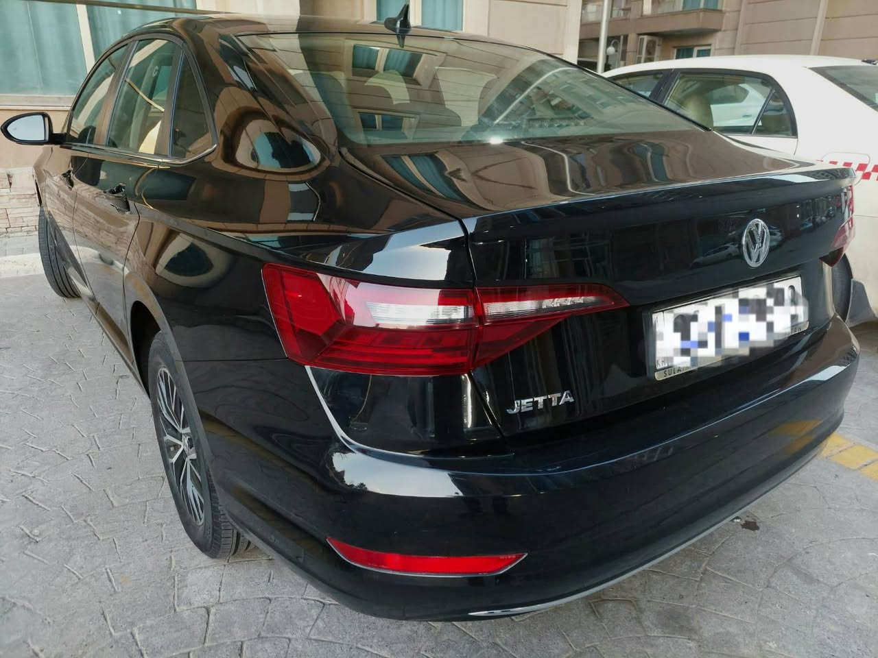 جيتا 2020 se فول
ايرباكات سليمة 
جاملغ صبغ مع ٣ اماكن صغيرة تعديل بارد 
للاستفسار  *********** أربيل, العراق
