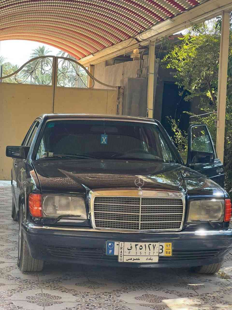سلام عليكم
مرسيدس رئاسي موديل ١٩٩٢
مفولة مواصفات
بلادية مكينة وكير ( عنكبوت )
شلعة ومعدل تخبل
رقم بغداد تحويل مباشر
مصبوغة عام جمالية مكفولة من الضربه
معروضة ب 52$ 
*********** للأستفسار اكثر
