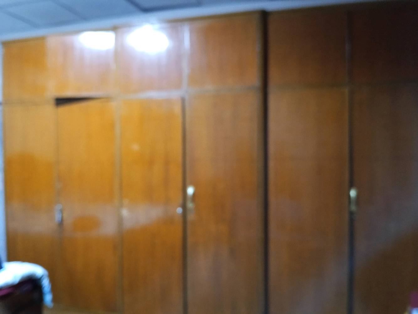 نجارة عراقية • مستعملة • نظيفة ٧٠٪