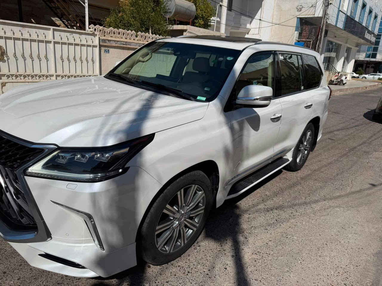Lexsus lx 570 2016
كلين دعامي لو دعامي به شه رته
فول مواسه فات 
٩٥.٠٠٠كم حقيقي روييه
هه موو شتيكي به شه رت و پاك و خاوين مايته وه 
سعري ٦٦٥$ مجاليكي برايانه *********** أربيل, العراق
