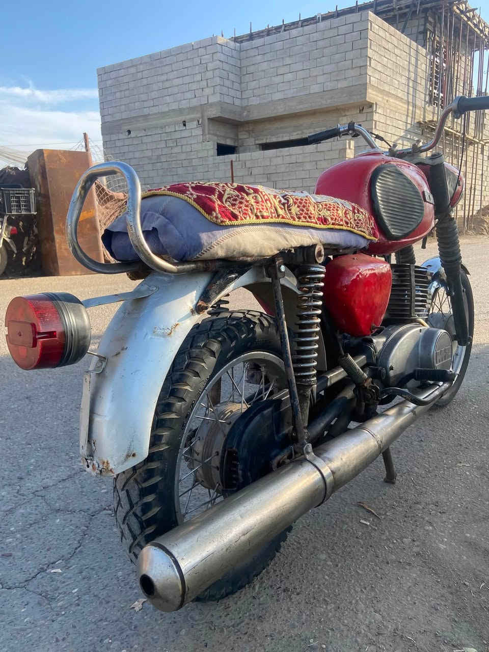 سلام عليكم دراجه mz موديل1981للبيع بدون كير2يفلت شغاله وجاهزه سعر 365وبي مجال عنواني بلد شطيطه ***********
