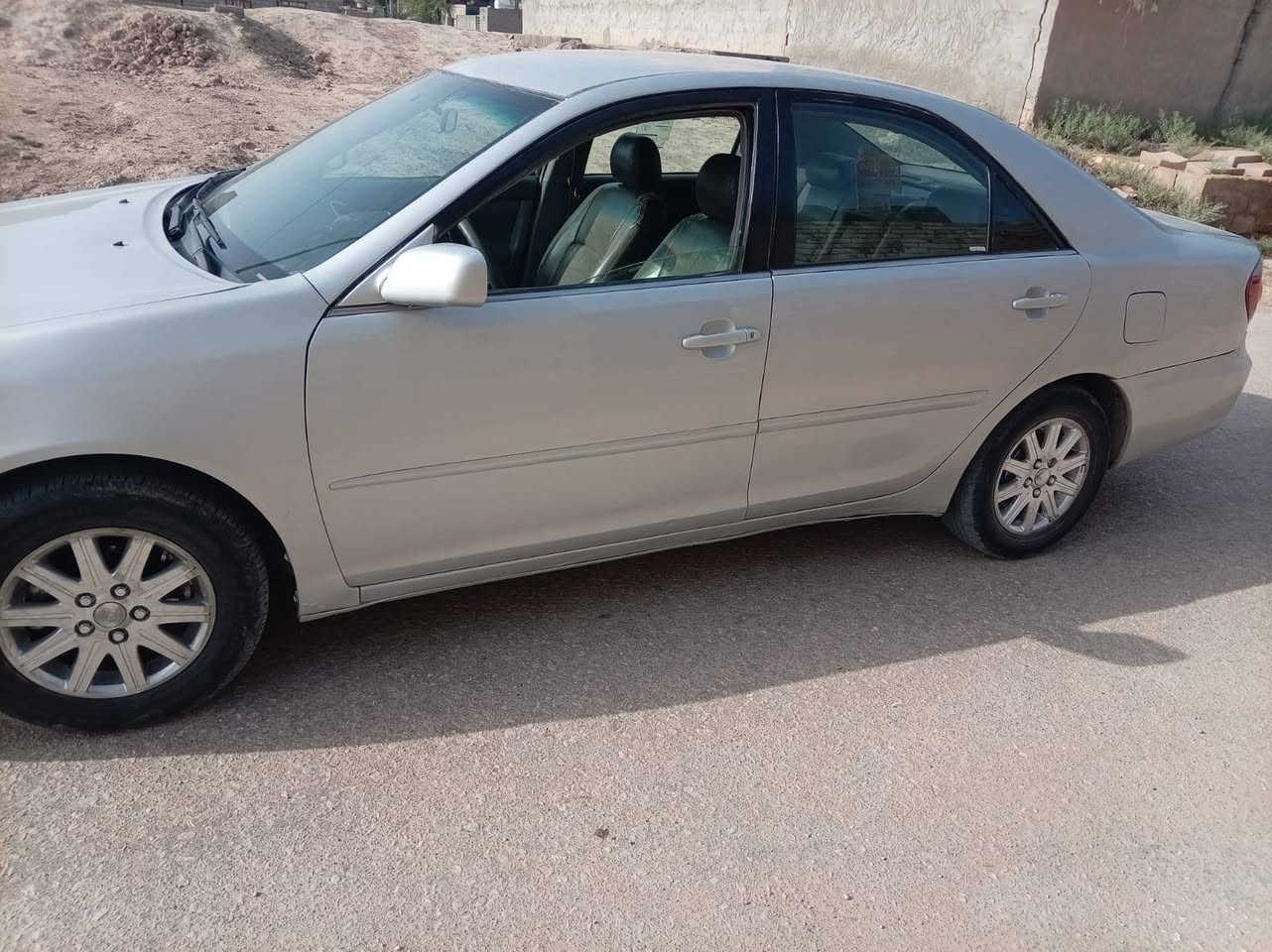 كامري امريكي للبيع موديل ٢٠٠٥جاهزه مكينه كير حدادايه موجود بلنجف السعر 33بيه مجال ***********
