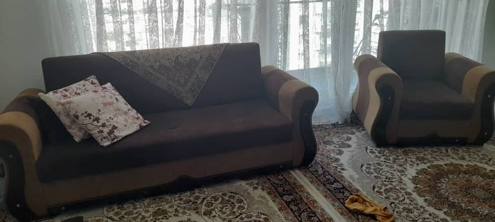 ده نەفەرە و زۆر بێ عەیب.   شوێن سلێمانی  ***********___ 180 هەزار دینار

