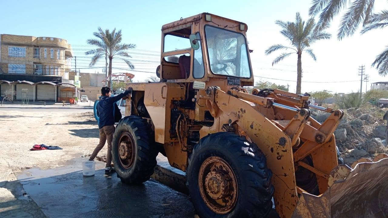 ***********

نص مكتوب في الصور:
- شفل كاوسكي موديل 92 رقم ذي قار سنويه 29 مكينة كير حلوات شفل جاهز للعمل المكان البصرة القرنه رقم ***********