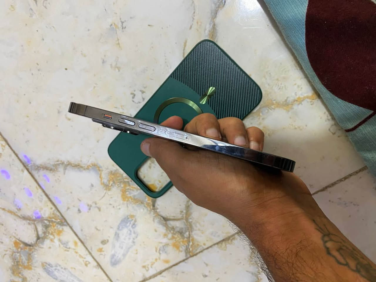 السلام عليكم ايفون 13 برو ماكس مبدل شاشه 3 خيارات فيس ايدي شغال ذاكره 256
مابي اي خلل السعر 475 وبي مجال بسيط للشراي 
للاستفسار واتساب *********** 
مكاني مدينه الصدر
