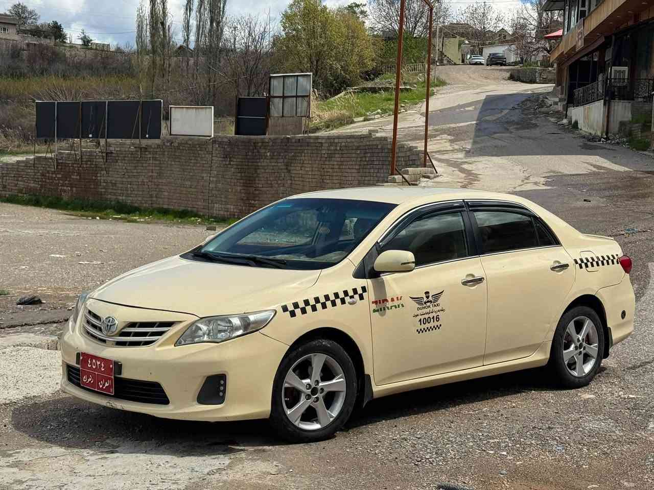 تكسي كوردستان موديل 2012 بي صبغ بس هنده ك تعديل ييت تيدا كير توماتيك  بس برشوت يي فه بوى  غرامه 550$ سعر 140  
تلفون ***********
