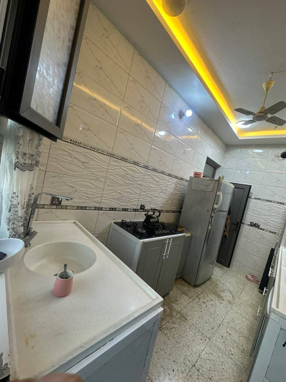 🏡بيت  للبيع - بيت طابقين حديث 

​📍 الموقع المميز: دور الزراعة الثالثة - قريب على تقاطع القدس.
​📐 المساحة: 108 متر مربع.
​📏 الواجهة والنزال: واجهة 6 متر × نزال 18 متر.
​💰 السعر: مناسب جدا
​🛠️ التفاصيل والتصميم الداخلي
​🛏️ غرف النوم: يحتوي على 3 غرف نوم.
​🛋️ الاستقبال: صالة استقبال واسعة.
​🍳 المطبخ: 
​🚿 الصحيات:
.
​⚡ الخدمات الأساسية: متوفرة بالكامل (ماء 💧، كهرباء ⚡، تبليط الشوارع 🛣️).
​☀️ طاقة متجددة: يحتوي الدار على تأسيس كامل للطاقة الشمسية.
​📜 الوضع القانوني (السند)
​📄 نوع السند: طابو زراعي صرف.
​✍️ شرط البيع: الوكالة والتحويل أصولياً.
​📞 للإستفسار والتواصل
​📱 رقم الهاتف: ***********
​💬 المراسلة: عبر البريد (ماسنجر)

نص مكتوب في الصور:
- Meta AI