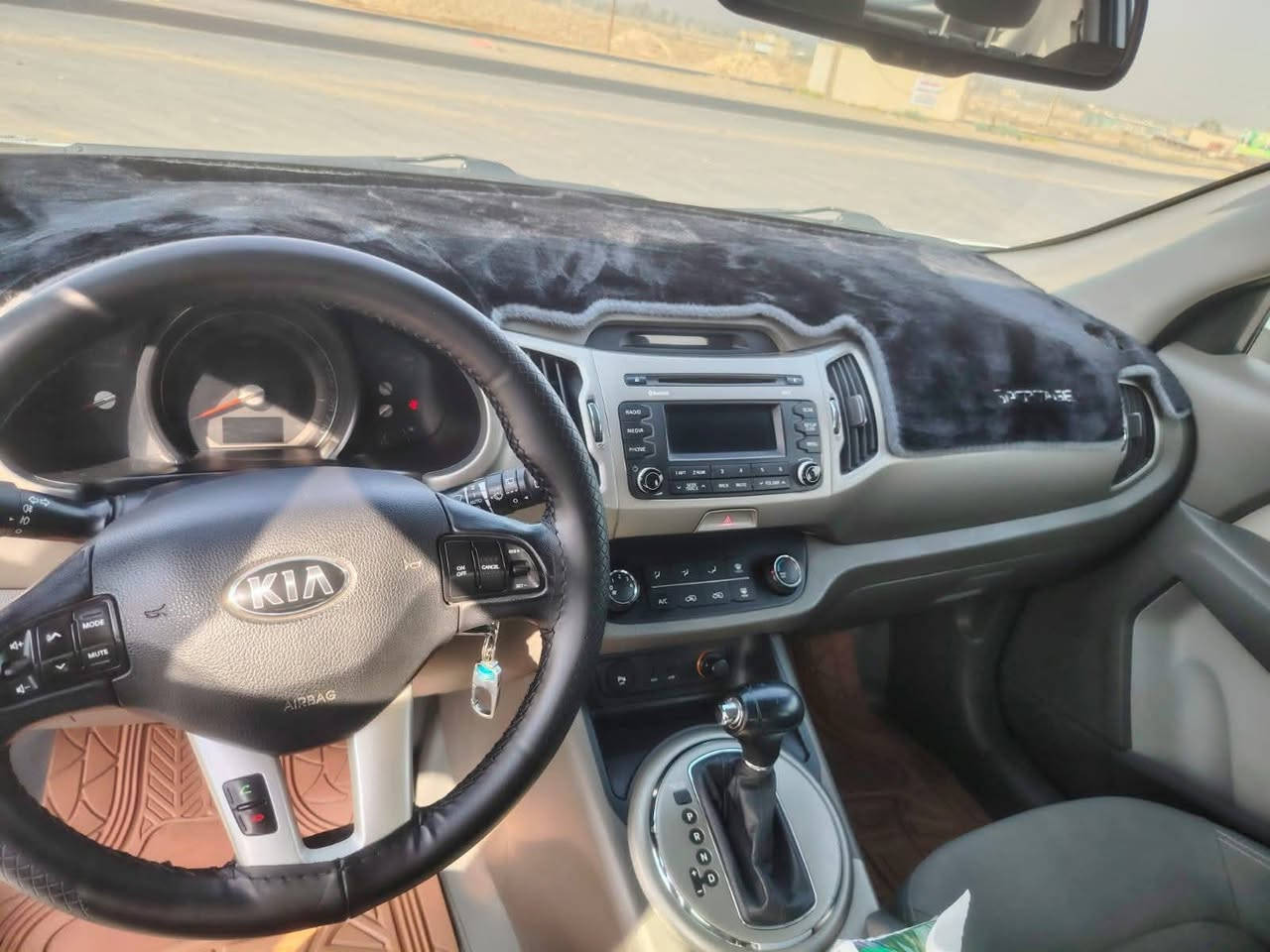 #للبيع كيا سبورتج
موديل 2015 بغداد
محرك 2000 DOHC
سيارة مكفولة كفالة عامة 
ماشية 100 كم قابل للزيادة 
للإستفسار الإتصال 
على الرقم ***********.
