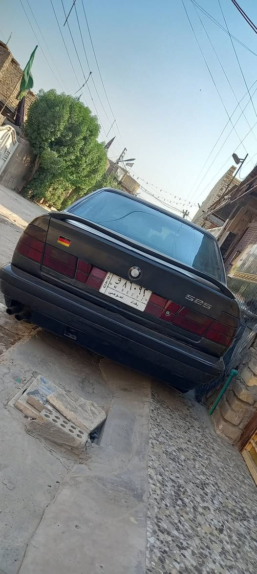 سلام عليكم عندي هاي بي ام موديل ٩٠اصلي الحجم ٥٢٥ مكينه مفتوح كير عادي رقم بغداد تحويل مباشر بس بيع مااروس ولا قصد نقد فقط لسياره أوربي فول عادي بس جام كهرباء مكينه وكير جديد تخم تاير جديد ويل كب جديد لاضربه ولا خياس جديدةمكاني بغداد الشعب رقم ***********لسعر ٢٩
