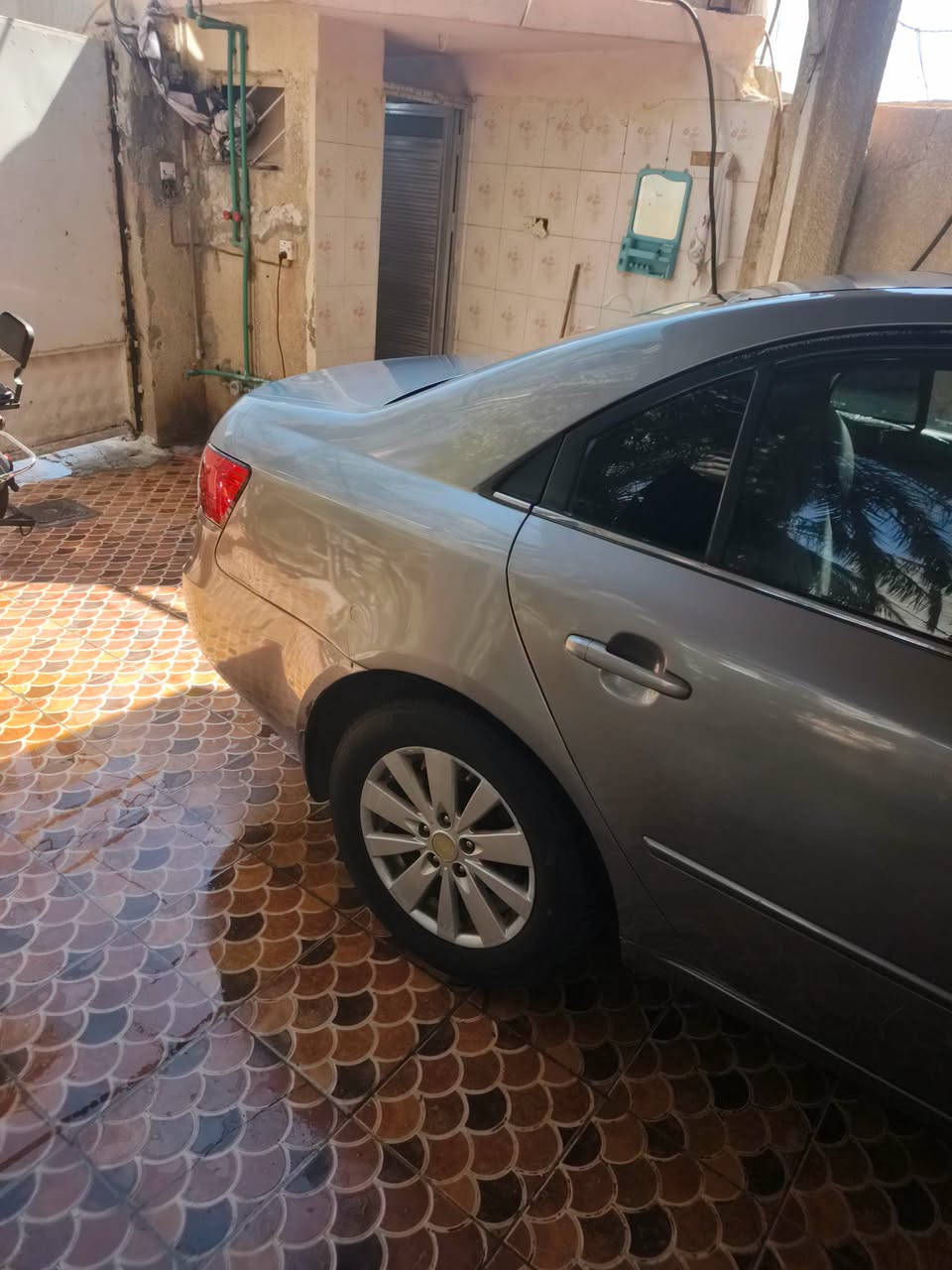 السلام عليكم سوناتا للبيع موديل ٢٠٠٦ رقم بغداد مكينه ٦ سلندر ٣٣٠٠ مكينه كير بشرط  تبيرد منضومه جديده كامله تبريد ثلج صدر جديد كامل تخم تاير جديد مصبوغه اقل الاحزام طختها جاملغ امامي على كد شبر السياره جاهزه يرادلها ترتيب بداخل السياره الكشنات تنظيف او تغليف ولباقيه بسيطات على  كد ترتيب فقط اما البقيه تجي وشوف وتفحص وين مايعجبك السعر، المطلوب ٧٨ وبيها مجال ترهم مراوس  شرط التحول مكاني حالياً بعقوبه زاغنيه  للاستفسار اكثر راسل الصفحه او الاتصال *********** واتساب متواجد هماتين
