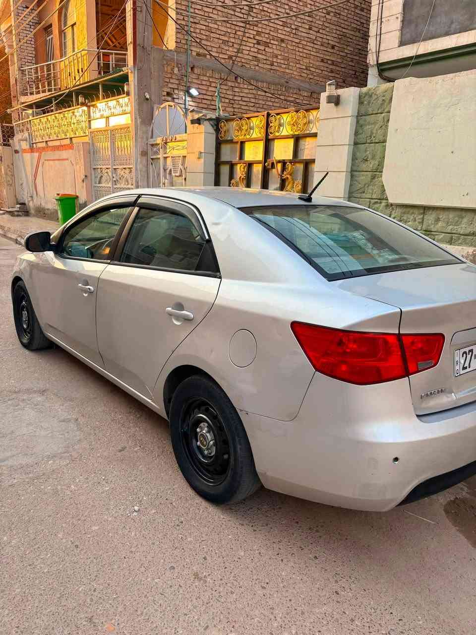 كيا سيراتو موديل 2011 باسمي رقم بغداد  المكان ذي قار المركز  السعر 85 وبيها مجال التواصل ع هذا الرقم
‏ ‭***********‬

