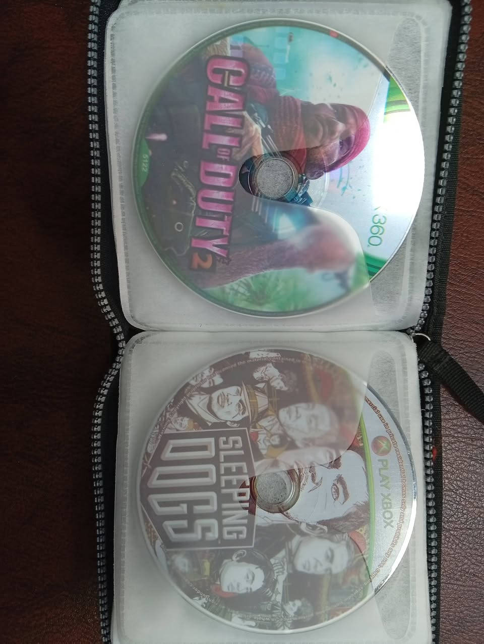 حافظة أقراص .
حافظة العاب XBOX 360 , ١٣ قرص + حافظة بالة السعر : ١٣،٠٠٠ دينار . 

حافظة العاب PC GAMES ، ٢٥ قرص + حافظة بالة السعر : ١٥،٠٠٠ دينار .

*********** .
